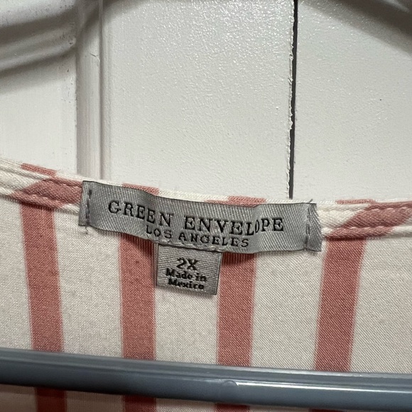 Green envelope women’s top - Picture 3 of 3